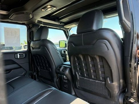 Used 2023 Jeep Wrangler Unlimited Rubicon 4xe w/ Cold Weather Group AWD/4WD image 19