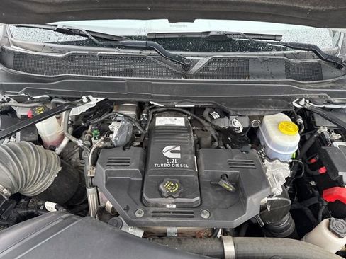 Used 2024 RAM 2500 Limited image 17