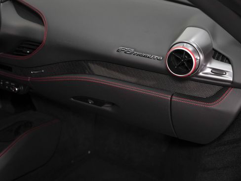 Used 2022 Ferrari F8 Tributo RWD image 34
