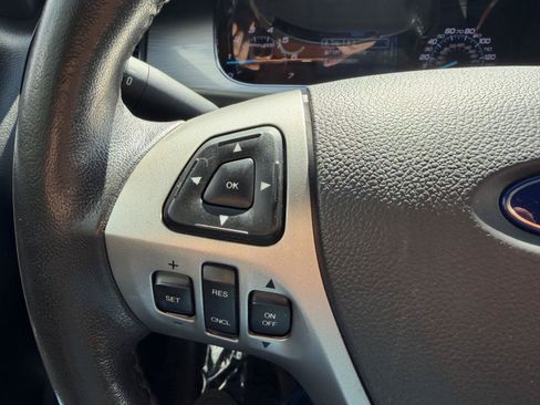 Used 2015 Ford Taurus SEL AWD/4WD image 14