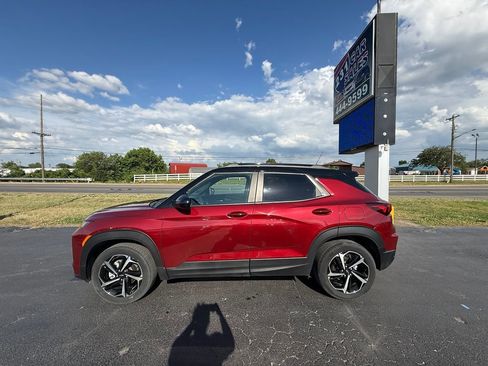 Used 2023 Chevrolet TrailBlazer RS w/ Sun and Liftgate Package AWD/4WD image 7