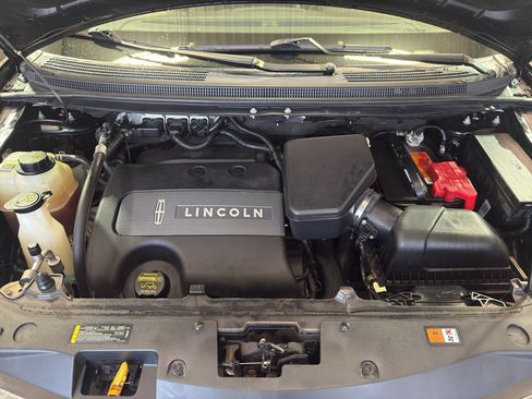 Used 2013 Lincoln MKX AWD image 30