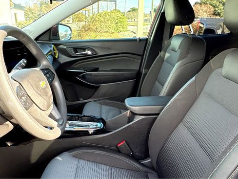 Certified 2024 Chevrolet Trax LT image 18