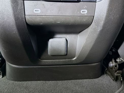 Used 2023 Chevrolet Suburban Premier image 27