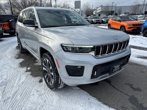 Used 2021 Jeep Grand Cherokee L Overland w/ Luxury Tech Group IV image 8