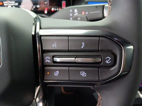 New 2025 GMC Acadia AT4 image 5