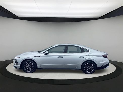 Used 2025 Hyundai Sonata SEL FWD image 5