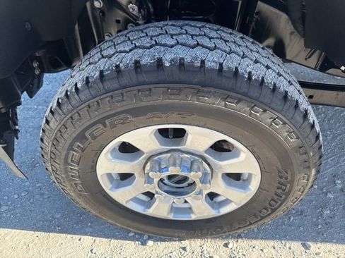 Used 2024 Ford F250 XLT w/ FX4 Off-Road Package image 29