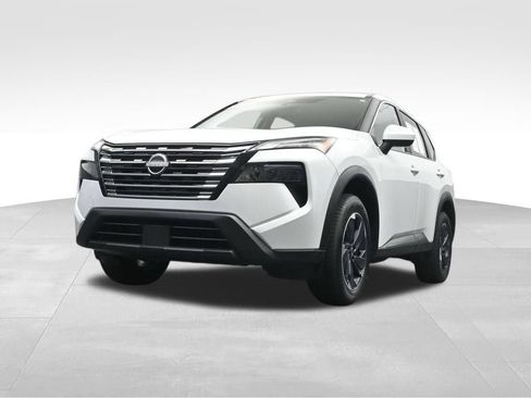 Used 2025 Nissan Rogue SV FWD image 24