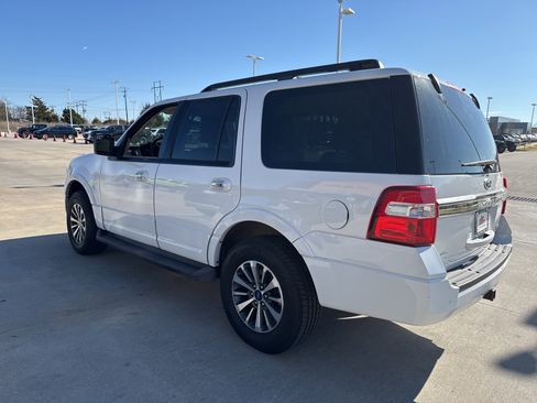 Used 2015 Ford Expedition XLT w/ Equipment Group 202A image 5
