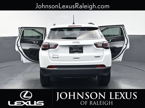 Used 2023 Jeep Compass Latitude w/ Sun and Sound Group AWD/4WD image 34