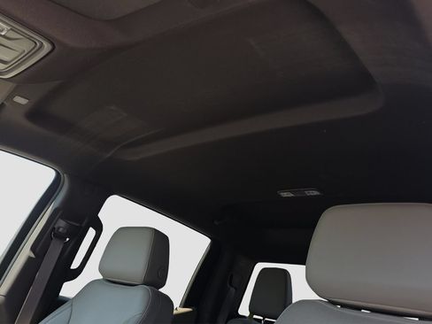 Used 2023 GMC Sierra 1500 SLT w/ SLT Premium Package AWD/4WD image 8