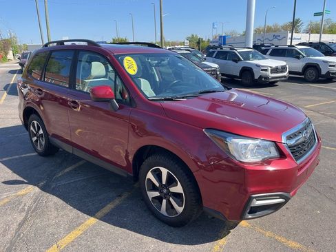 Used 2018 Subaru Forester 2.5i Premium AWD/4WD image 3
