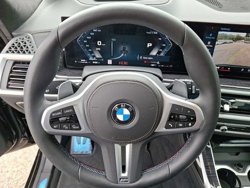 Used 2025 BMW X7 M60i w/ Executive Package image 22