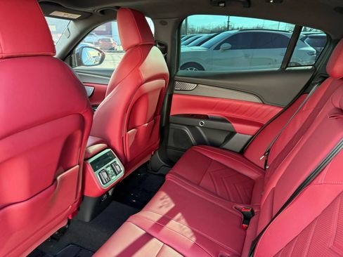 Used 2024 Maserati Grecale Trofeo image 42