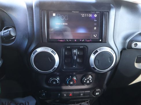 Used 2013 Jeep Wrangler Unlimited Sahara w/ Dual Top Group image 27