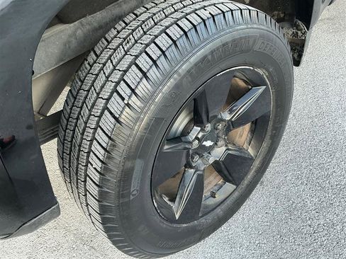 Used 2017 Chevrolet Colorado LT w/ Midnight Edition image 21