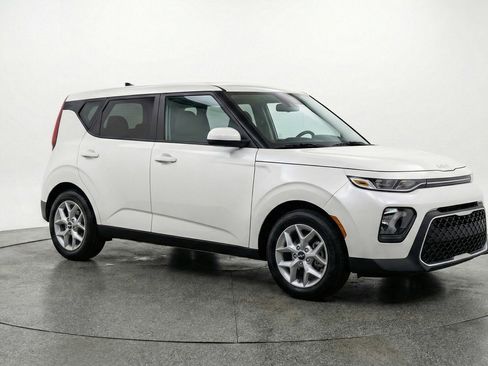 Used 2025 Kia Soul LX w/ LX Technology Package image 1