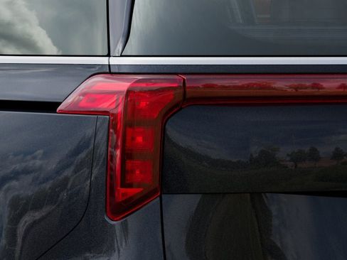 New 2027 Kia Carnival FWD image 11