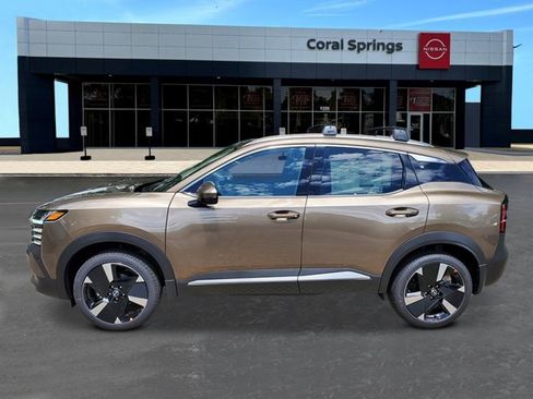 New 2026 Nissan Kicks SR image 2