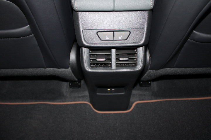 New 2027 GMC Terrain AT4 w/ Convenience Package III AWD/4WD image 22