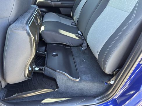 Used 2022 Toyota Tacoma TRD Sport w/ Technology Package image 14