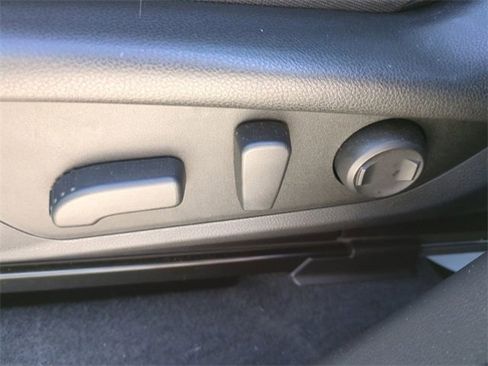 Used 2025 Subaru Forester Premium image 22