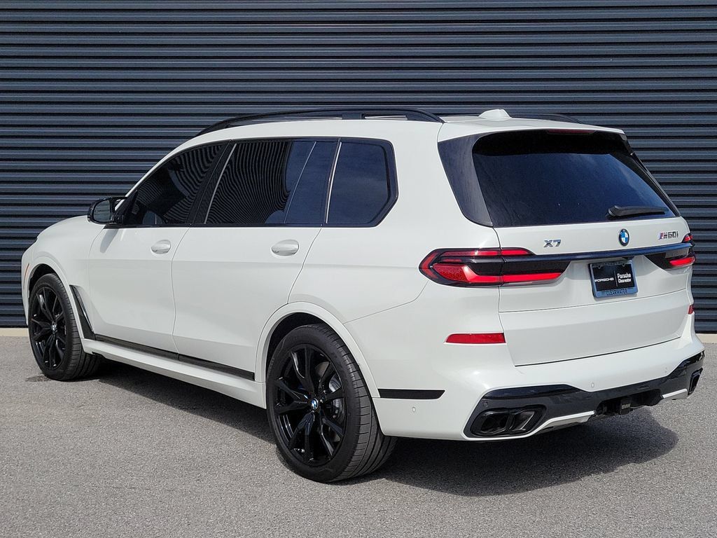 Used 2025 BMW X7 M60i AWD/4WD image 3