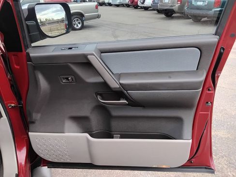 Used 2004 Nissan Titan SE image 14
