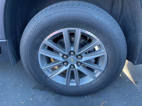 Certified 2023 Chevrolet Traverse LT image 3