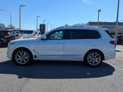 Used 2023 BMW X7 xDrive40i w/ Premium Package image 7