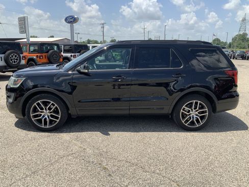 Used 2016 Ford Explorer Sport w/ Equipment Group 401A AWD/4WD image 8