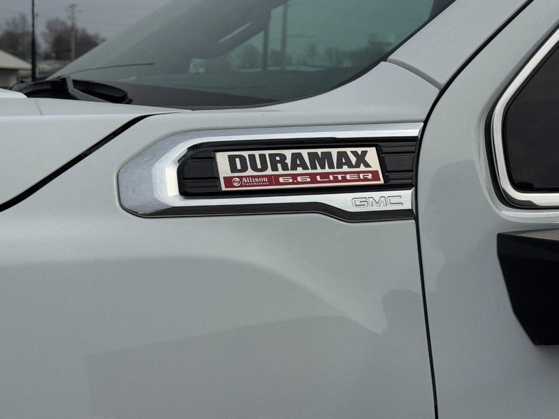 Used 2023 GMC Sierra 2500 SLT w/ SLT Premium Package AWD/4WD image 9