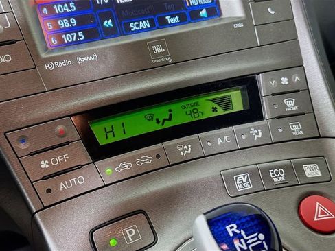 Used 2013 Toyota Prius Four image 18