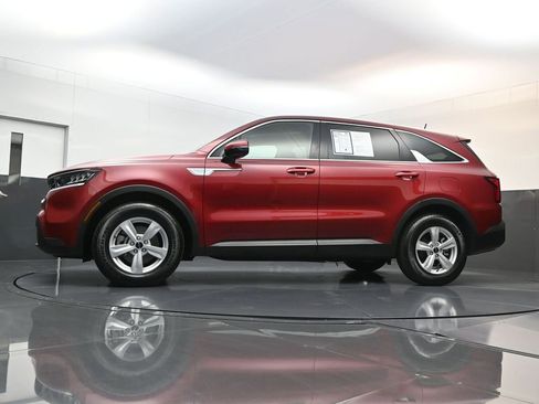 Used 2023 Kia Sorento LX FWD image 26