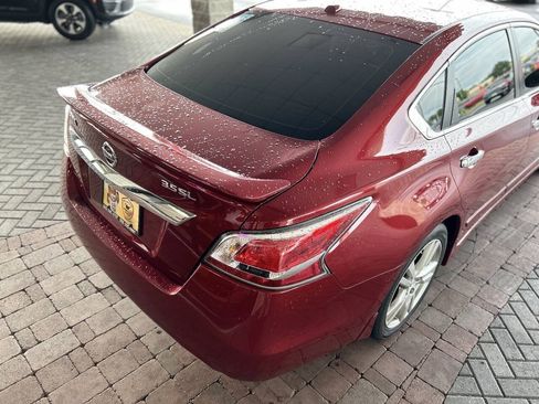Used 2015 Nissan Altima 3.5 SL FWD image 18