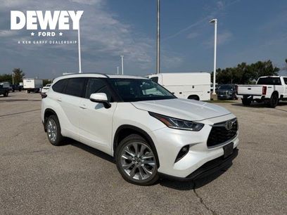 Used 2022 Toyota Highlander Limited
