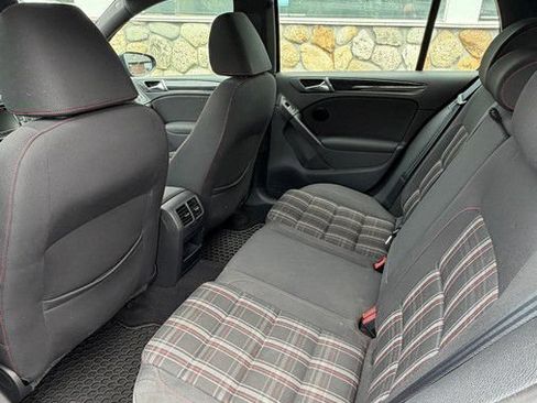Used 2011 Volkswagen Golf 4-Door FWD image 30