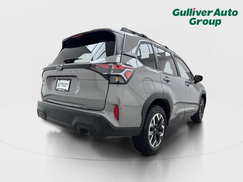 Used 2025 Subaru Forester Premium AWD/4WD image 8