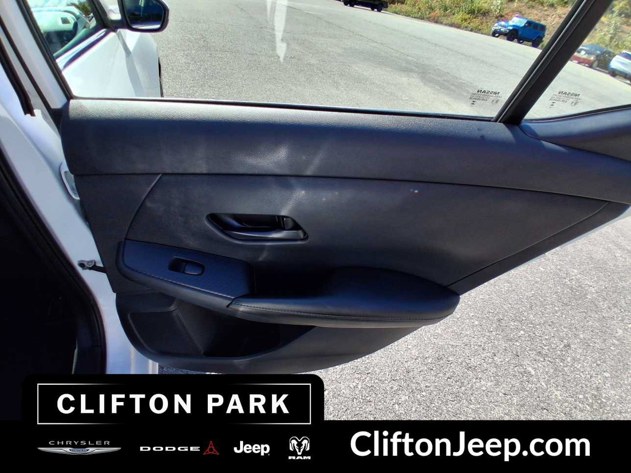 Used 2024 Nissan Sentra SV FWD image 13