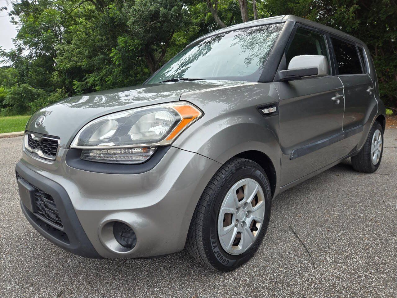 Used 2013 Kia Soul FWD image 2