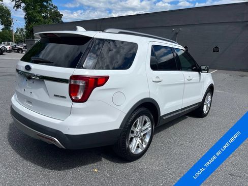 Used 2016 Ford Explorer XLT w/ Equipment Group 202A FWD image 22