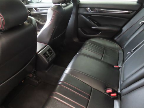 Used 2018 Honda Accord Sport image 25