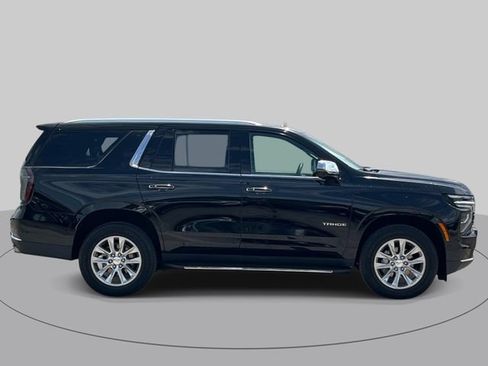 Used 2025 Chevrolet Tahoe Premier RWD image 3