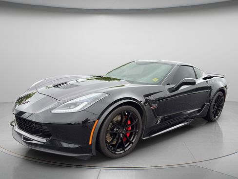 Used 2019 Chevrolet Corvette Grand Sport RWD image 3