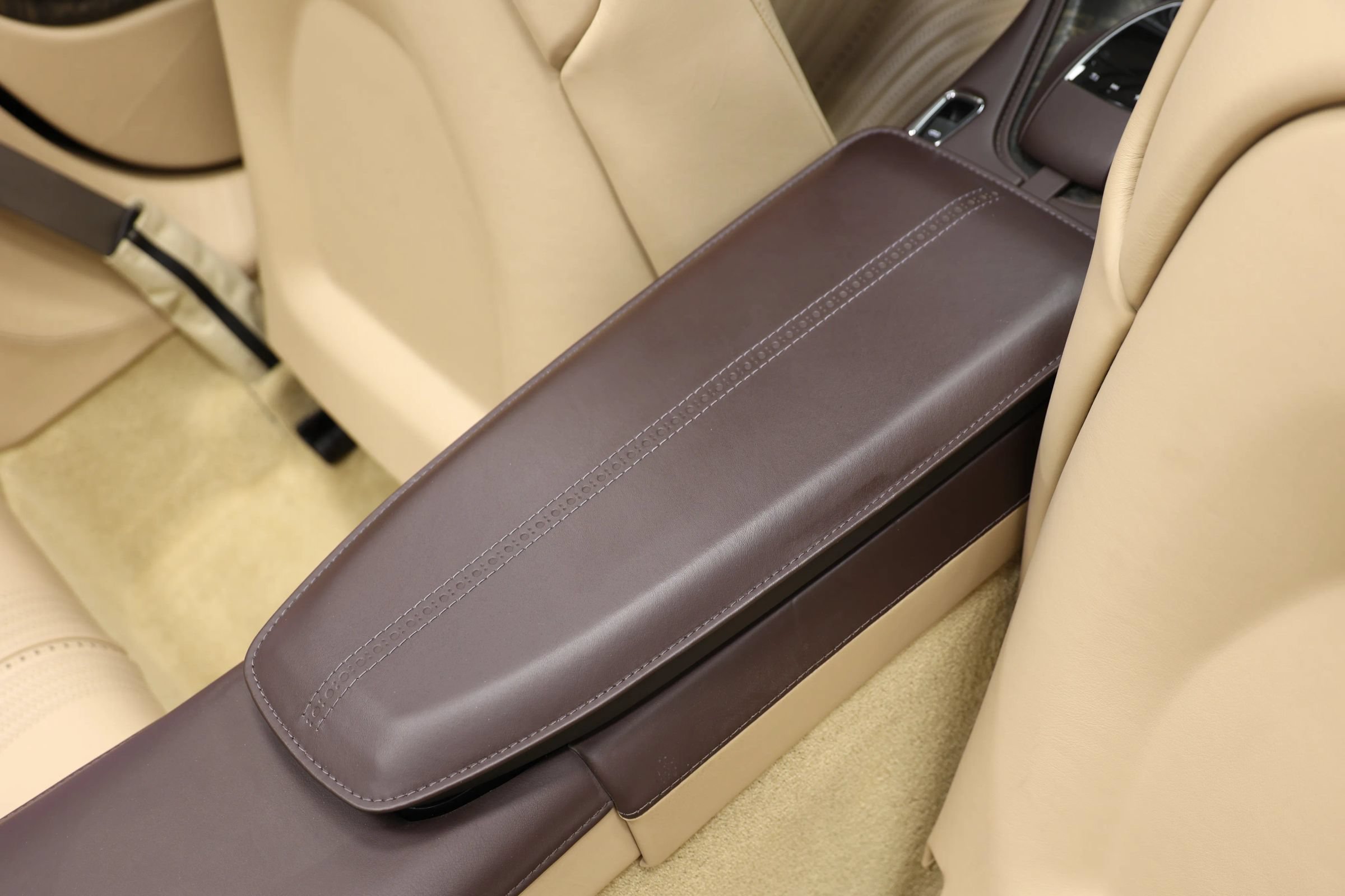 Used 2019 Aston Martin DB11 Volante RWD image 91