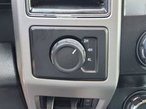 Used 2021 Ford F250 Lariat w/ Lariat Value Package AWD/4WD image 27
