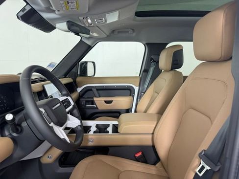 Used 2025 Land Rover Defender 110 S image 27