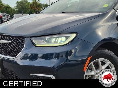 Used 2023 Chrysler Pacifica Touring-L FWD image 10