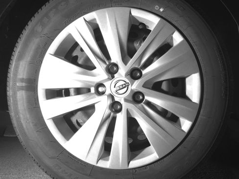 Used 2025 Nissan Sentra S image 15